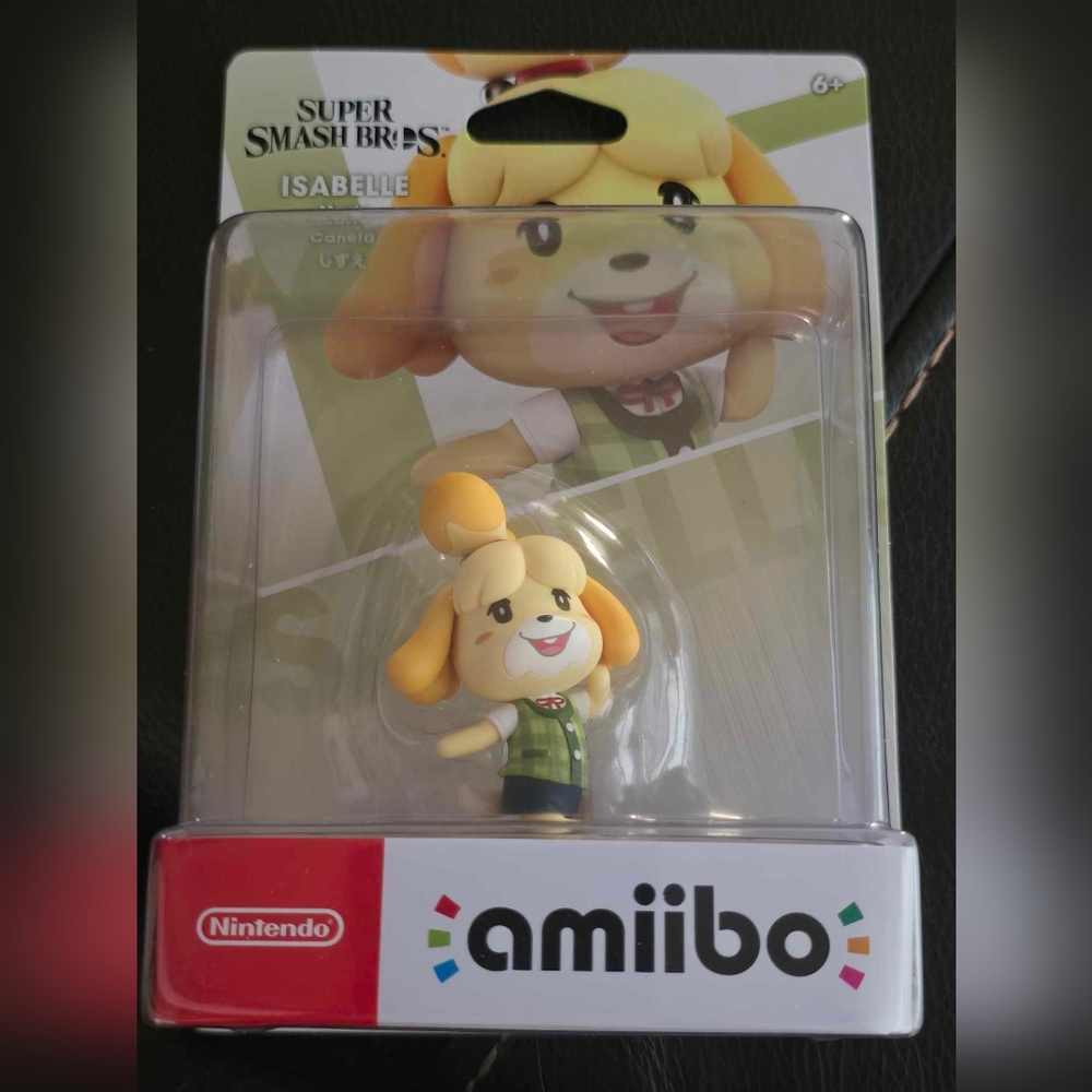 Amiibo: Animal Crossing Series Isabelle marie canela  Nintendo Wii U BRAND NEW
